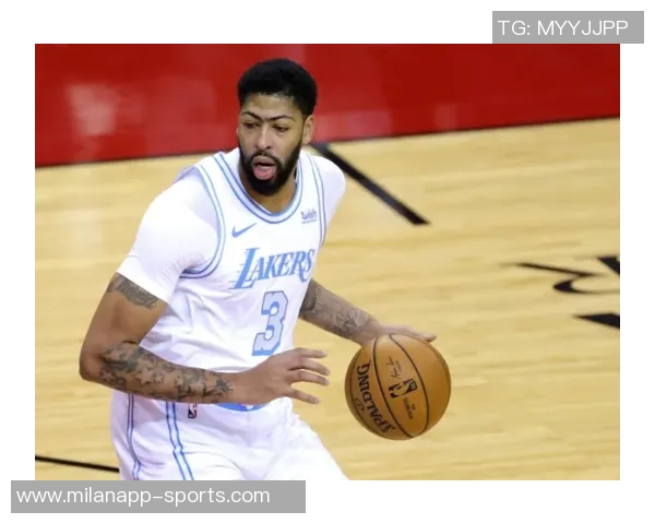 浓眉伤病困扰独行侠首秀后缺席多场拉伤和左手损伤或将影响数月表现